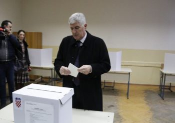 Čović u Mostaru glasao na izborima za hrvatskog predsjednika