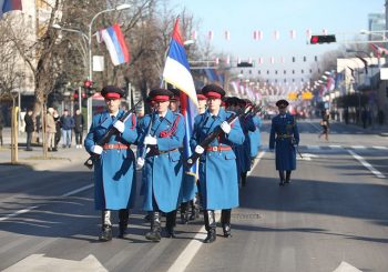 OBILJEŽAVANJE DANA REPUBLIKE: Svečani defile na ulicama Banjaluke (FOTO)