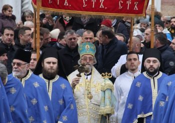 “NE DAMO SVETINJE” Episkog banjalučki Jefrem poslao riječi podrške pravoslavnoj braći u Crnoj Gori