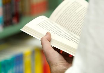 ISTRAŽIVANJE: 20 knjiga za koje ljudi najčešće lažu da su ih pročitali