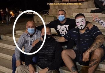 Na protestu ispred Skupštine Srbije i Ranko Crni Đurišić, osuđivano lice iz Crne Gore (FOTO)