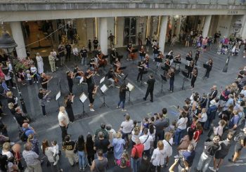 NENAJAVLJENI KONCERT: Beogradska filharmonija nastupila u Knez Mihailovoj ulici