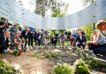 KOMEMORACIJA ZA 77 LJUDI: U Norveškoj obilježena decenija od Brejvikovog masakra