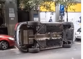 "KAKO, BRATE, KAKO!?" Građani se čude ovom automobilu u centru Beograda