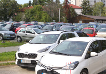 Gdje će Banjalučani parkirati svoje automobile u centru grada: U samo jednoj godini IZGUBLJENO 6 PARKINGA